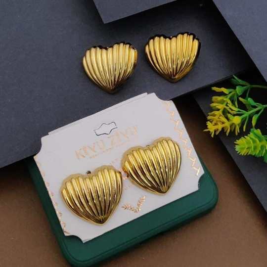 Gold Heart Earings
