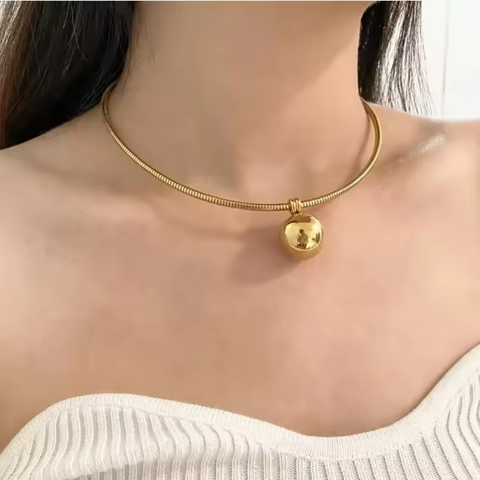 Ball pendant gold necklace